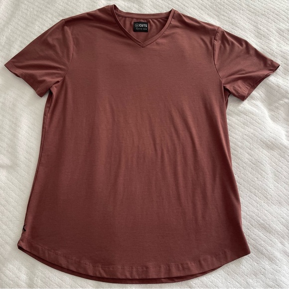 Cuts Curve-Hem V-Neck T-Shirt Men’s L - Picture 3 of 13